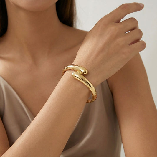 Infinity Curve Bangle